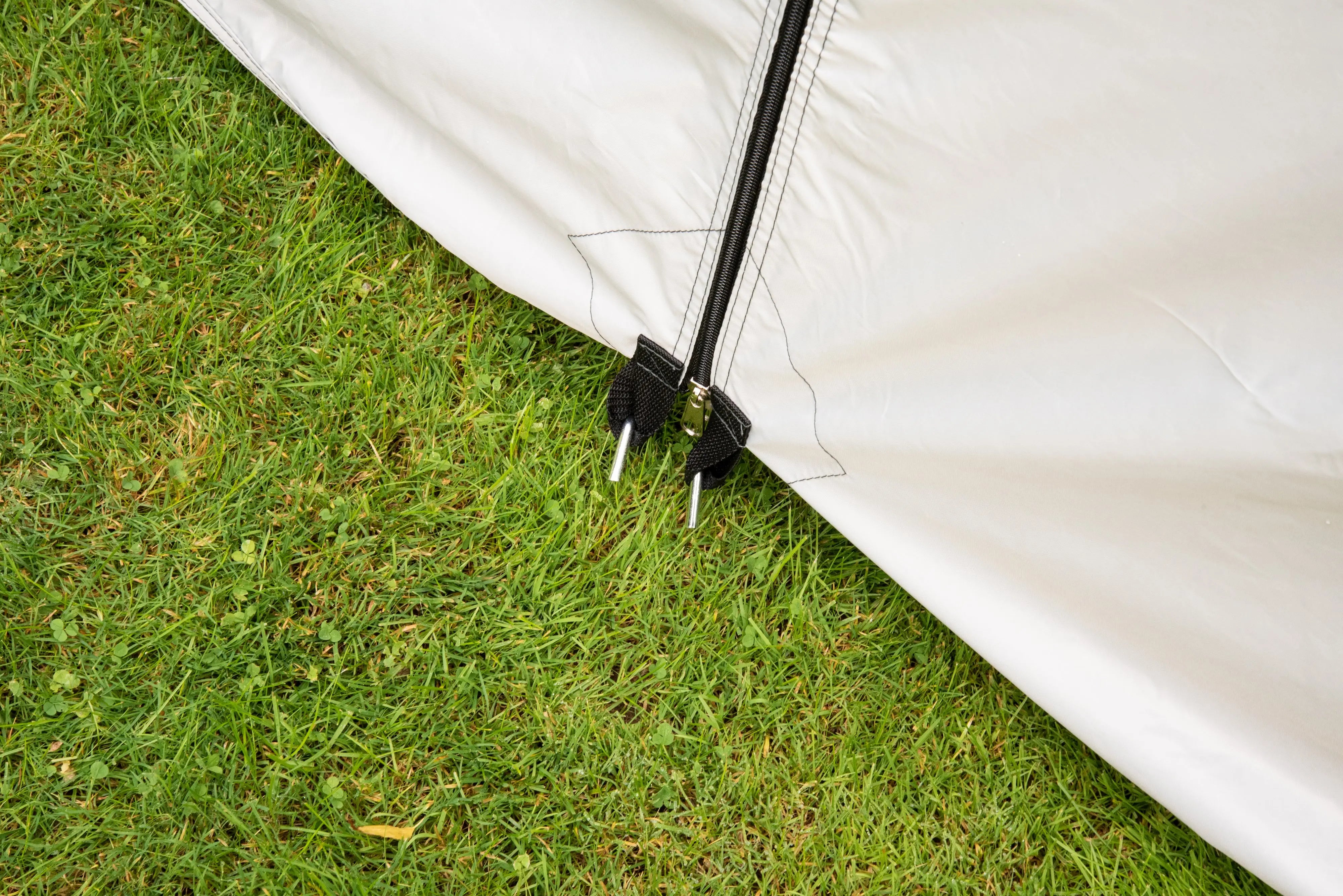 Side panel with door for Fast Pitch Shelter L | campingaz.de