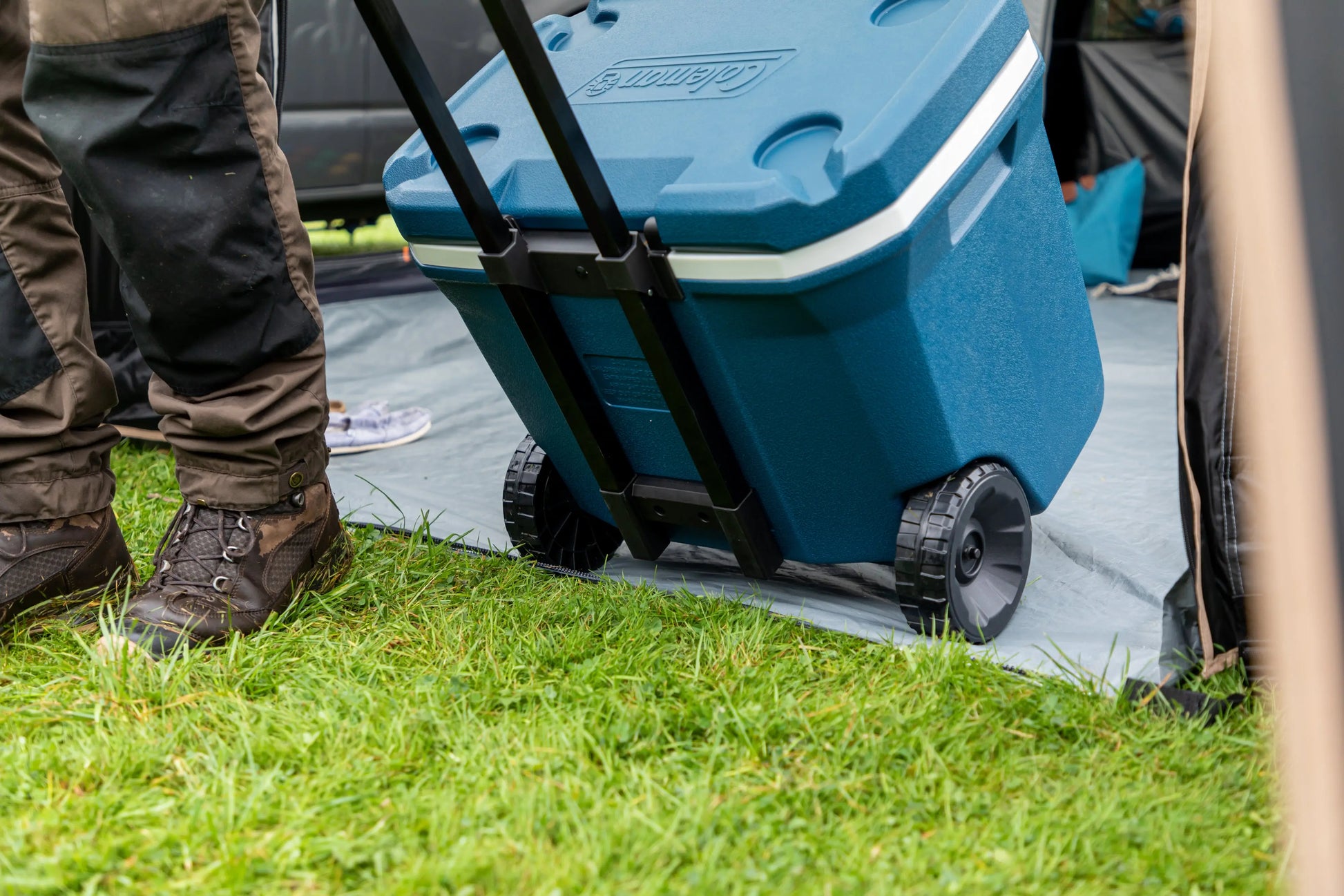 Coleman 50QT Xtreme Wheeled Kühlbox mit Rollen Coleman