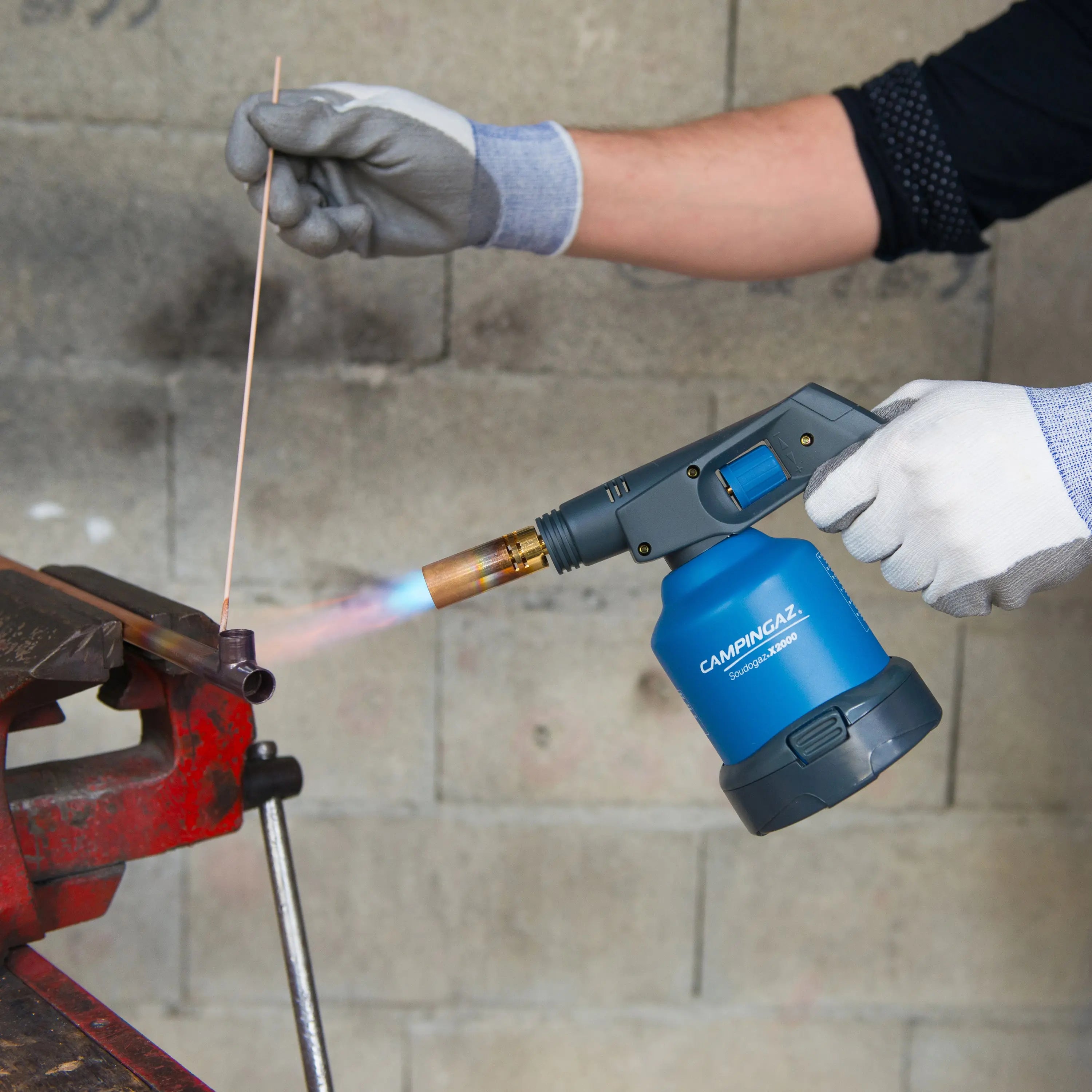 Soudogaz X 2000 blowtorch | Extremely hot flame temperature 1,800