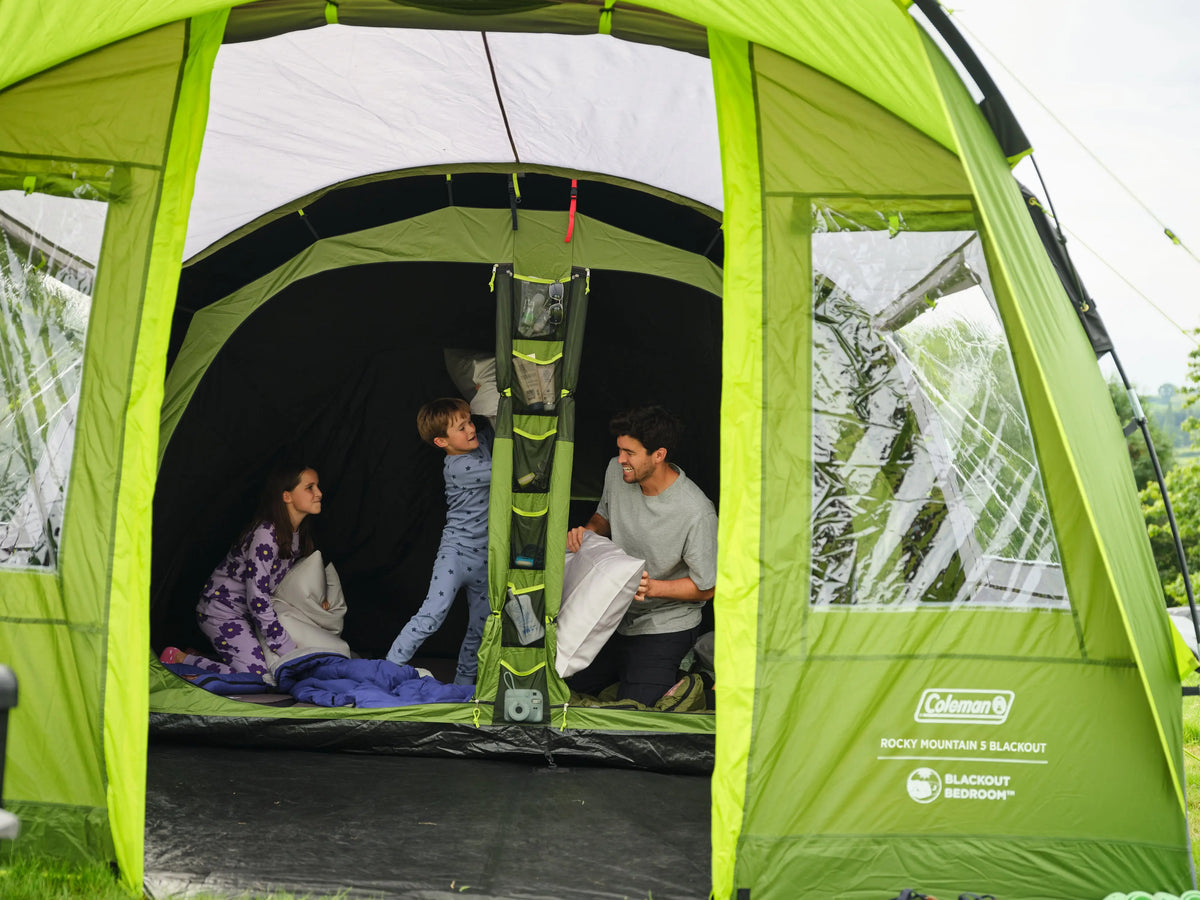 rocky mountain 5 plus blackout zelt Coleman Familienzelt – Campingaz & Coleman Pertamina Village Bonifacio | Tapeziertisch Package Options:31-38L MotoBags + MotoTent + Other Bags