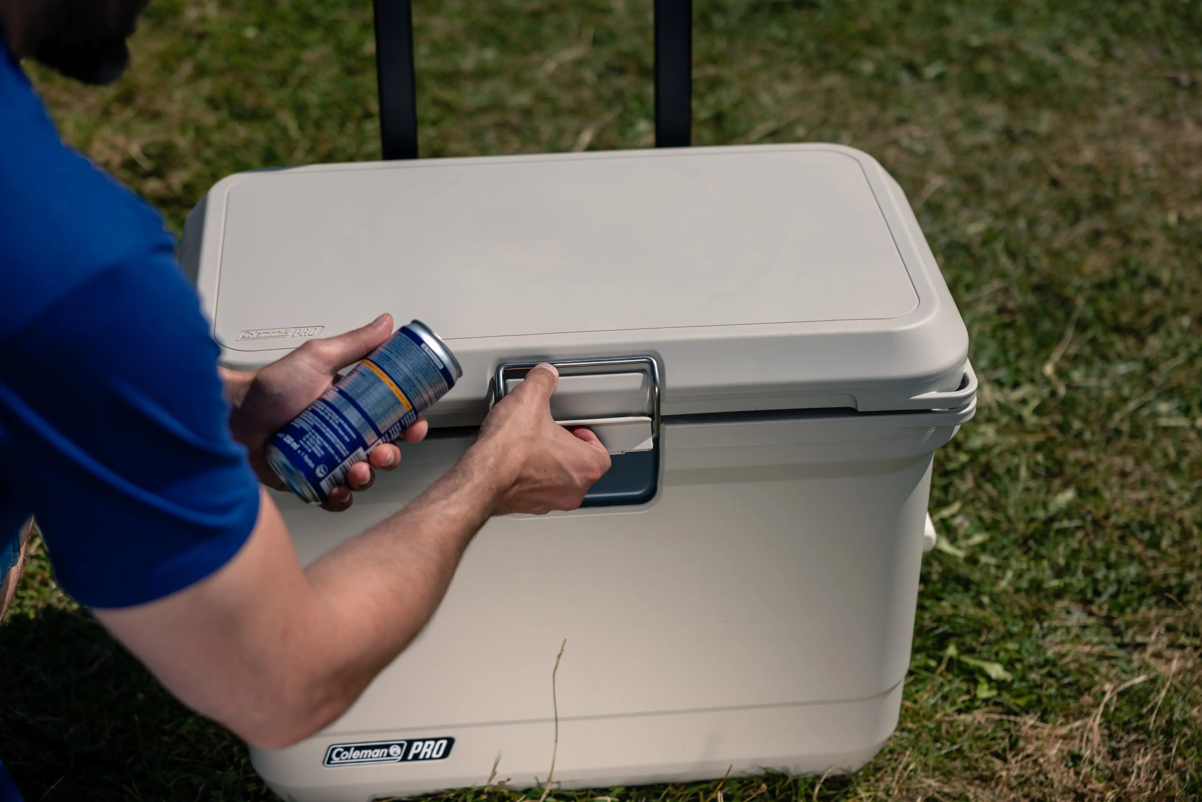 Coleman PRO 55QT Wheeled Kühlbox mit Rollen Coleman