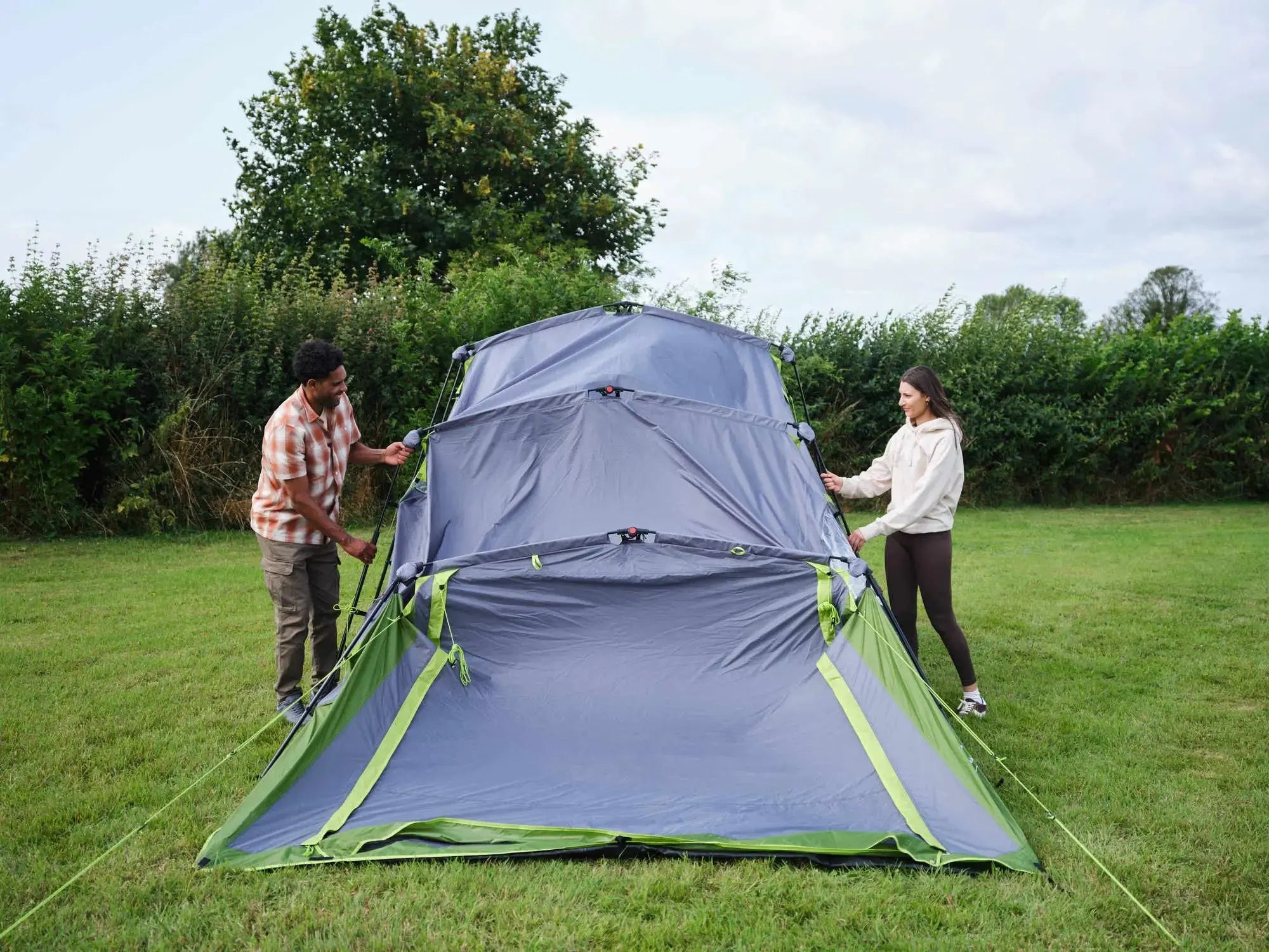 FastPitch Victoria Falls 4 Blackout – set up in 3 minutes